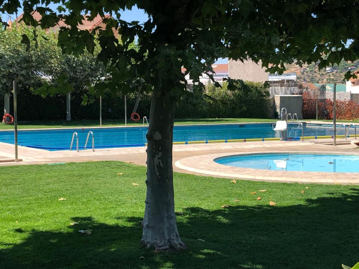 Casa Rural Los Olivos De Robledo De Chavela La Estacion Eksteriør billede