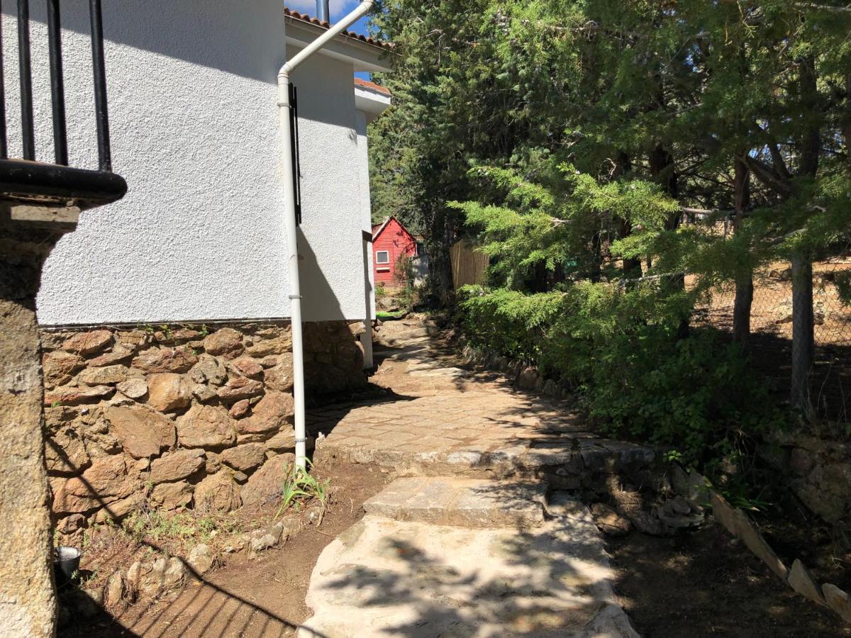 Casa Rural Los Olivos De Robledo De Chavela La Estacion Eksteriør billede